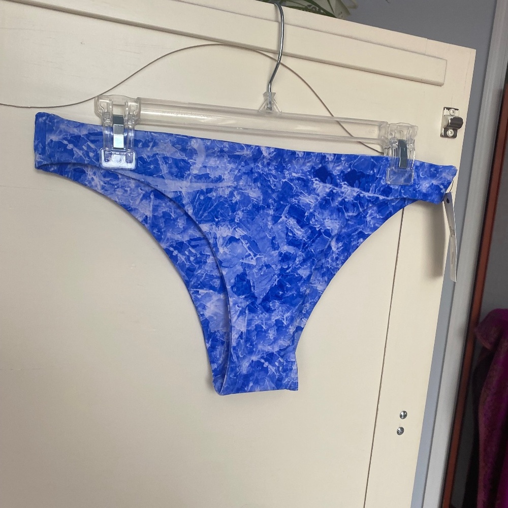 Fused Hawaii size Medium Bikini bottom blues and white